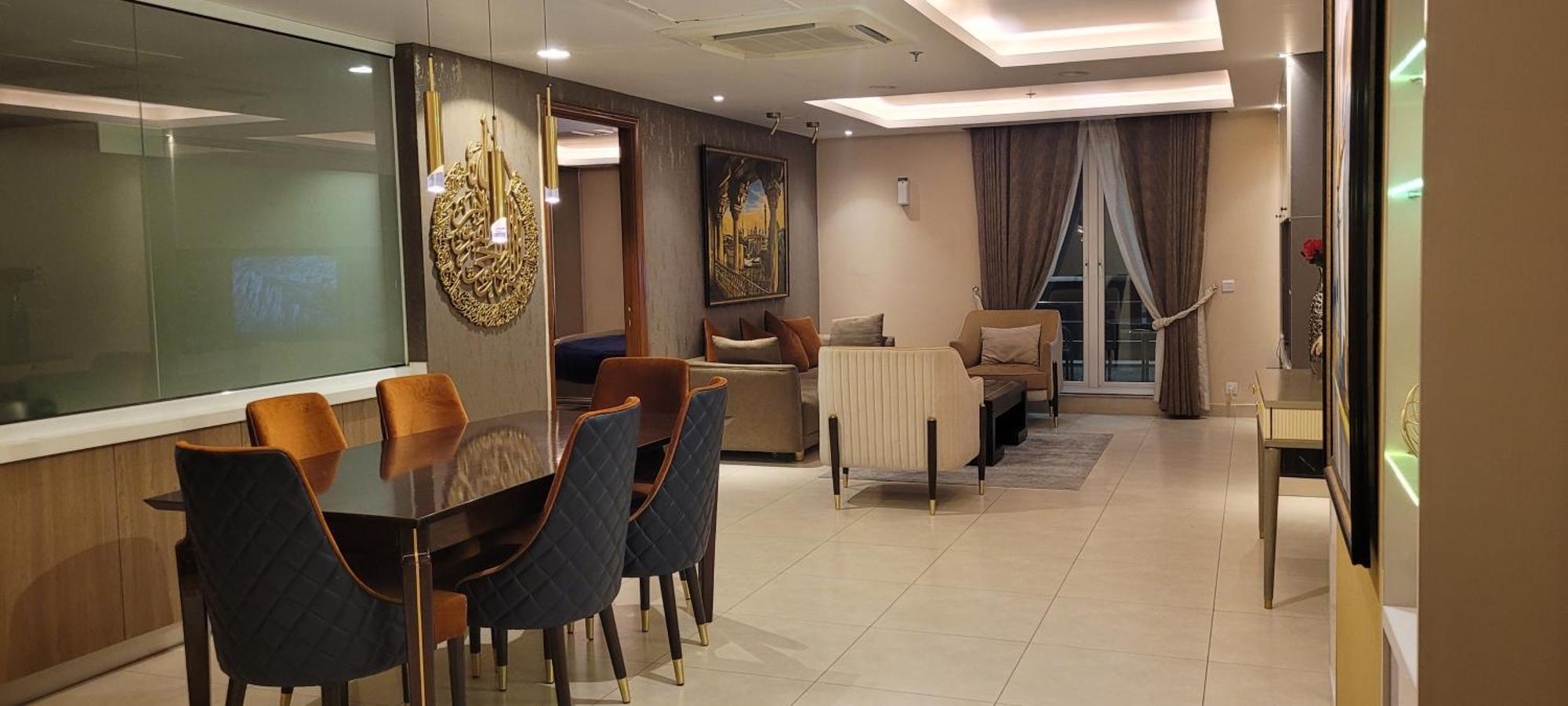 Goldcrest Luxury Apartments Lahore Bagian luar foto