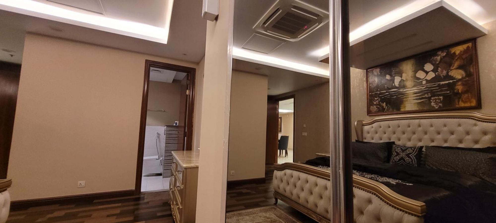 Goldcrest Luxury Apartments Lahore Bagian luar foto
