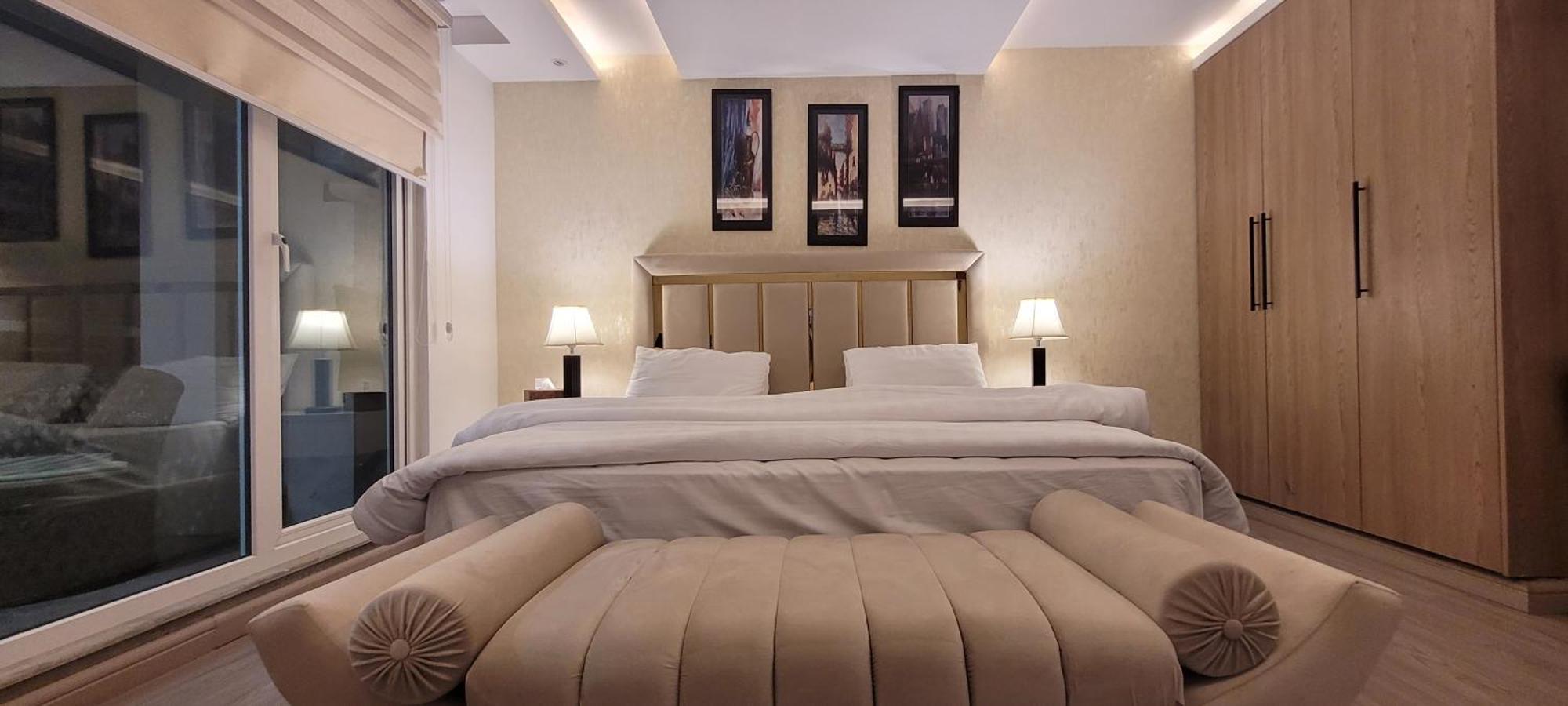 Goldcrest Luxury Apartments Lahore Bagian luar foto