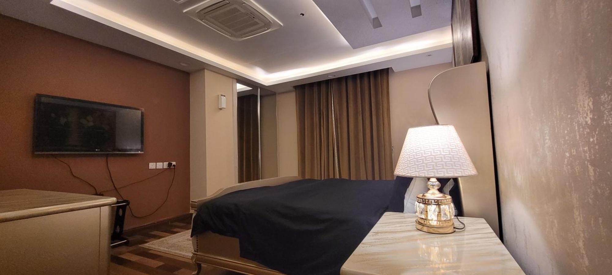 Goldcrest Luxury Apartments Lahore Bagian luar foto