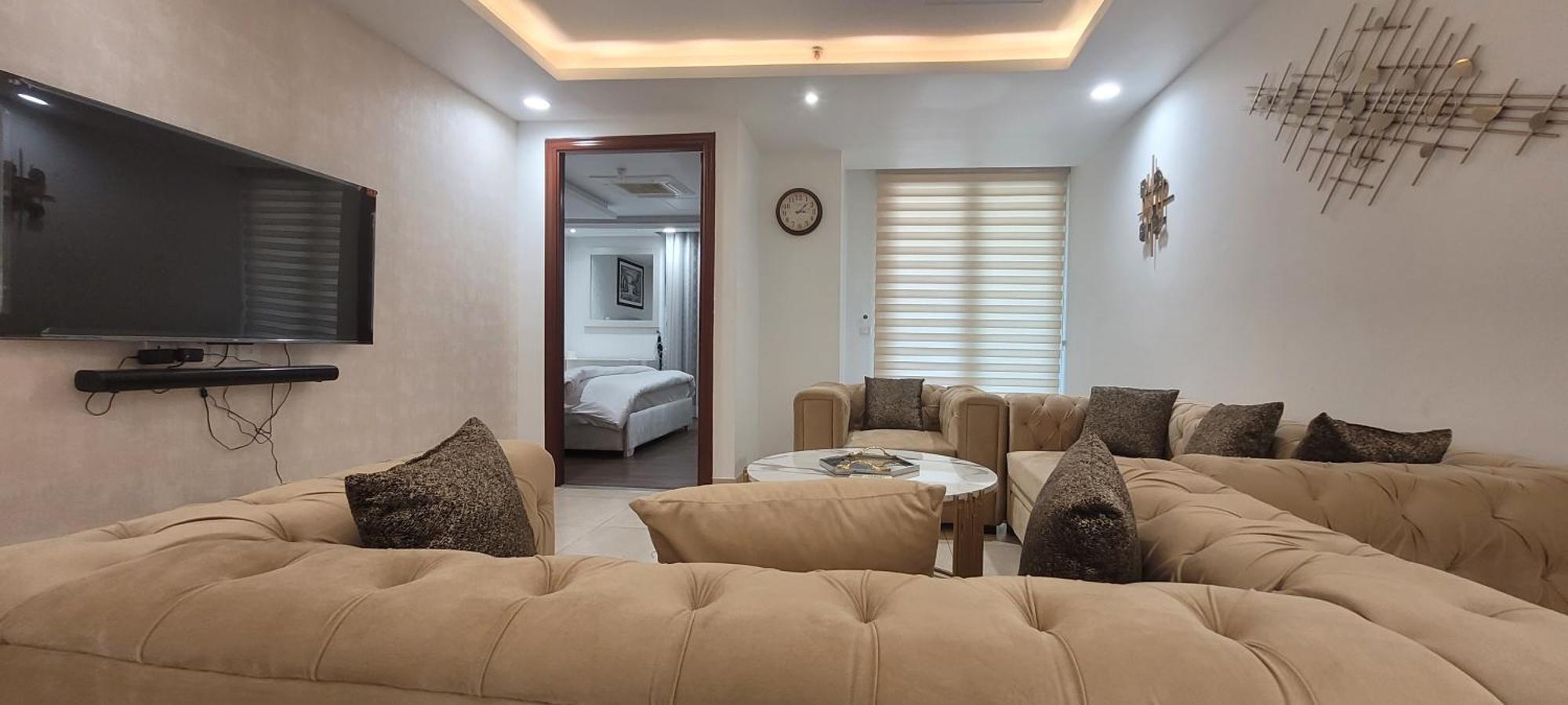 Goldcrest Luxury Apartments Lahore Bagian luar foto