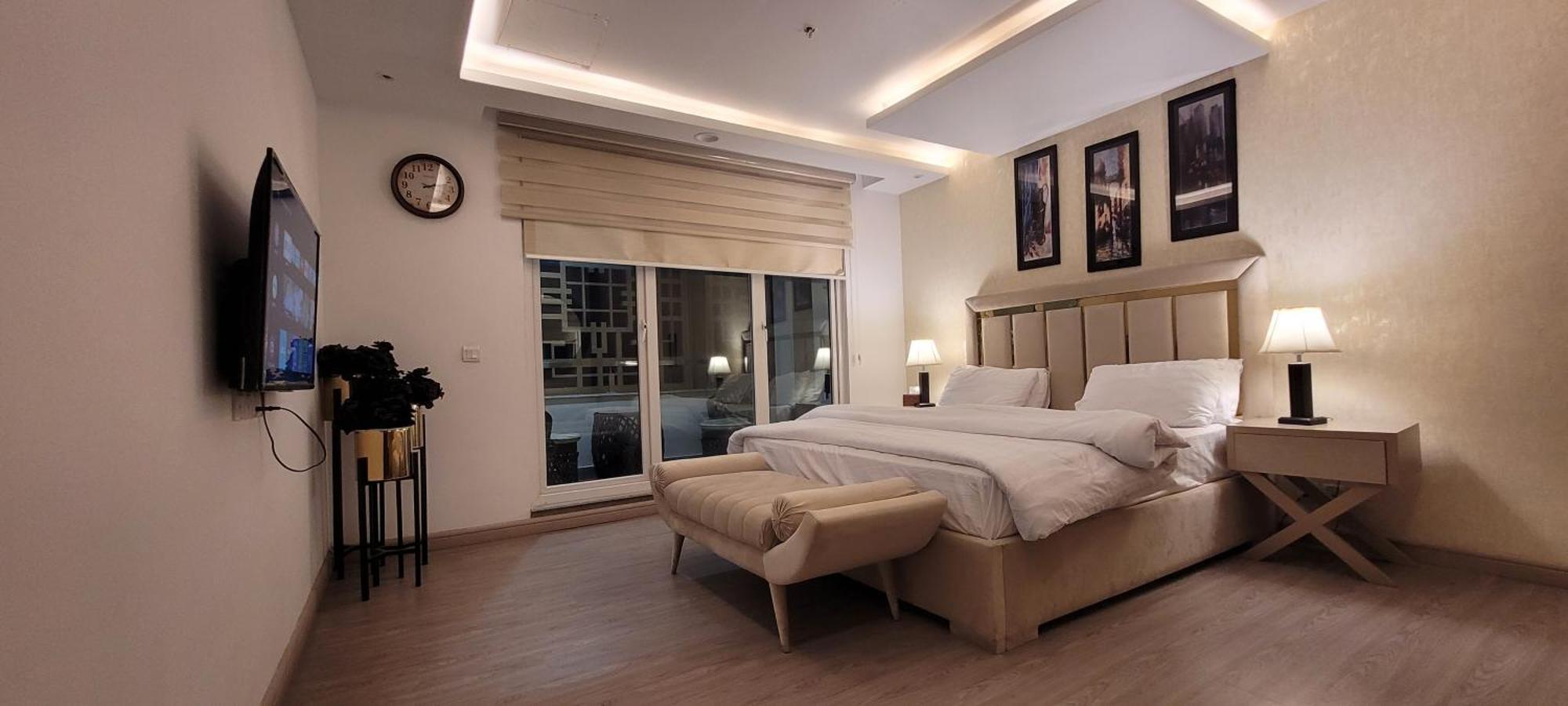 Goldcrest Luxury Apartments Lahore Bagian luar foto