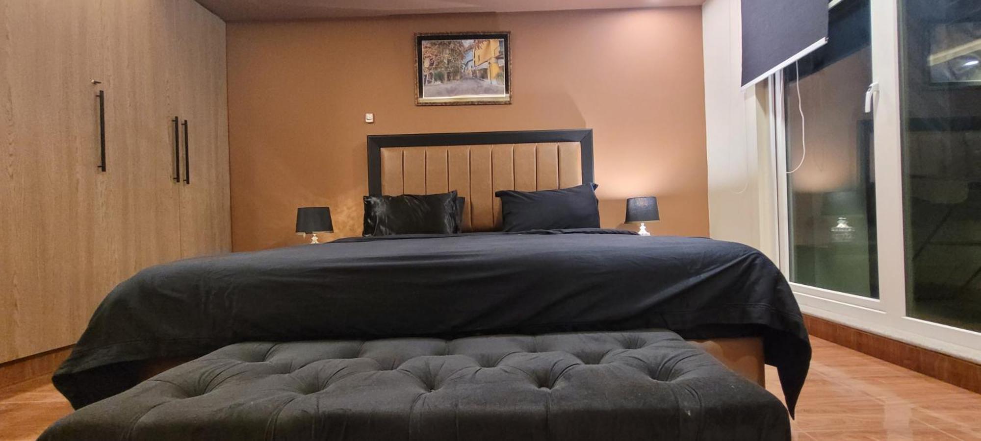 Goldcrest Luxury Apartments Lahore Bagian luar foto