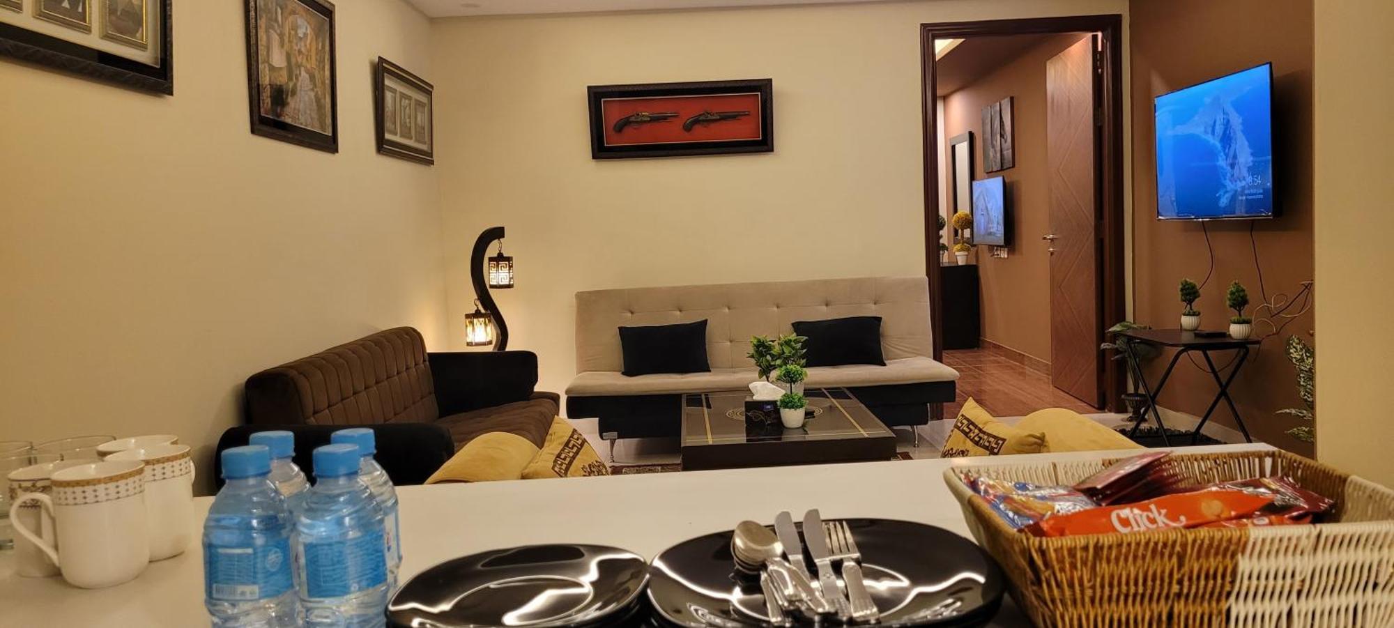 Goldcrest Luxury Apartments Lahore Bagian luar foto