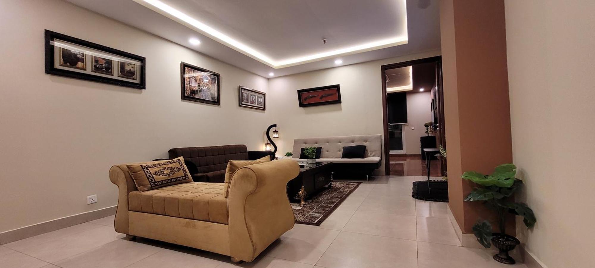 Goldcrest Luxury Apartments Lahore Bagian luar foto