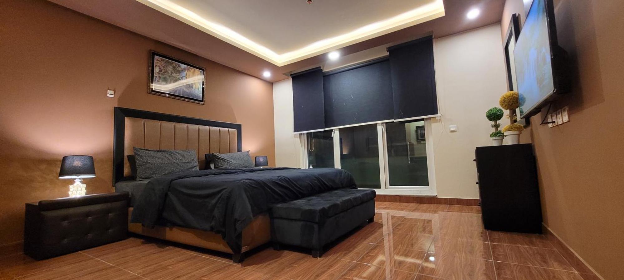 Goldcrest Luxury Apartments Lahore Bagian luar foto